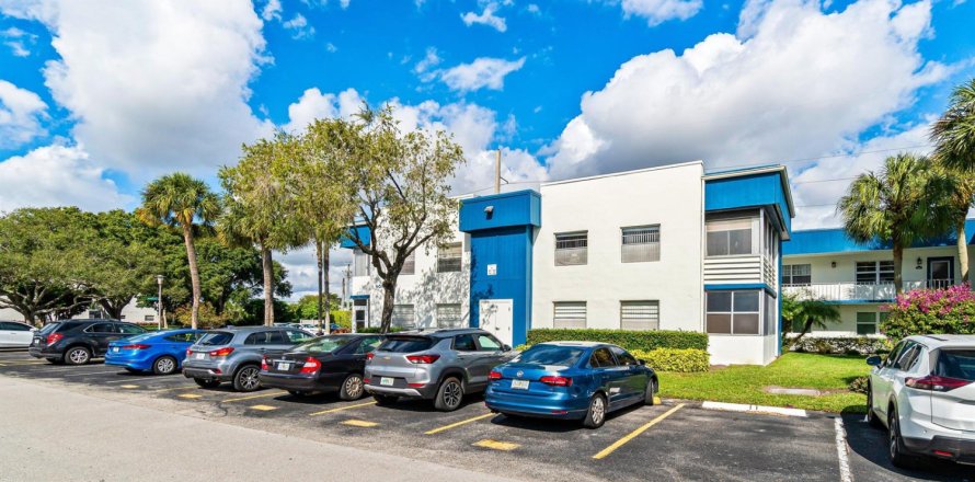Condo in Delray Beach, Florida, 2 bedrooms  № 2251443