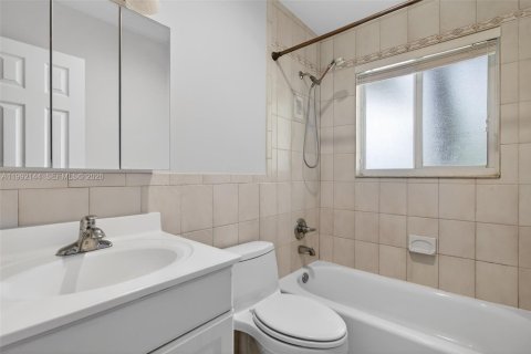 Immobilier commercial à vendre à Lighthouse Point, Floride: 253.53 m2 № 2062999 - photo 23