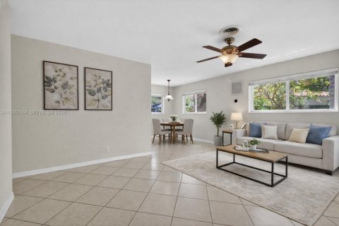 Immobilier commercial à vendre à Lighthouse Point, Floride: 253.53 m2 № 2062999 - photo 5