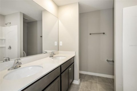 Casa en alquiler en Mascotte, Florida, 5 dormitorios, 180.6 m2 № 1913610 - foto 8