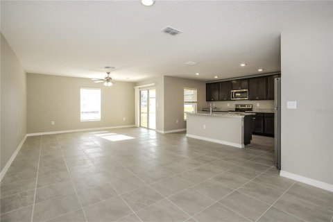 Casa en alquiler en Mascotte, Florida, 5 dormitorios, 180.6 m2 № 1913610 - foto 3