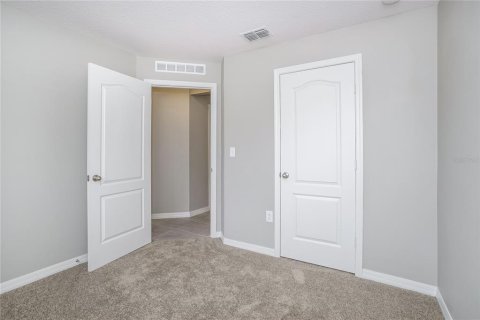 Casa en alquiler en Mascotte, Florida, 5 dormitorios, 180.6 m2 № 1913610 - foto 10