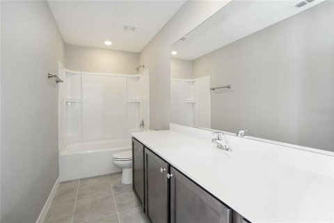 Casa en alquiler en Mascotte, Florida, 5 dormitorios, 180.6 m2 № 1913610 - foto 13