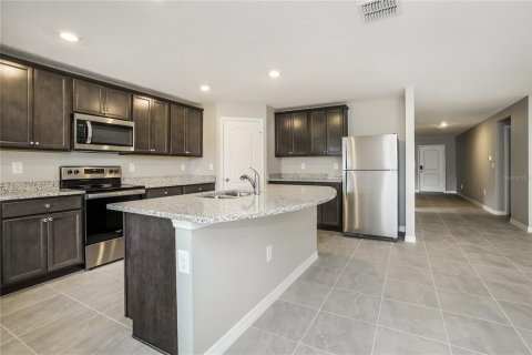 Casa en alquiler en Mascotte, Florida, 5 dormitorios, 180.6 m2 № 1913610 - foto 5