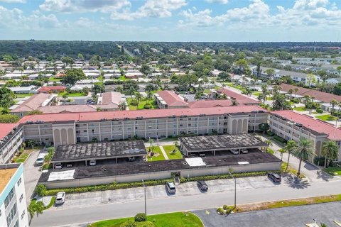 Condo in Largo, Florida, 1 bedroom  № 2377943 - photo 24