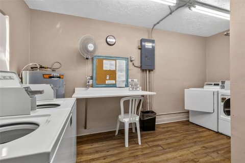 Condo in Largo, Florida, 1 bedroom  № 2377943 - photo 19