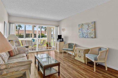 Condo in Largo, Florida, 1 bedroom  № 2377943 - photo 8