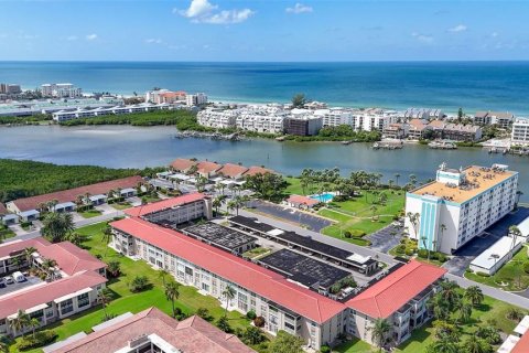 Condo in Largo, Florida, 1 bedroom  № 2377943 - photo 25