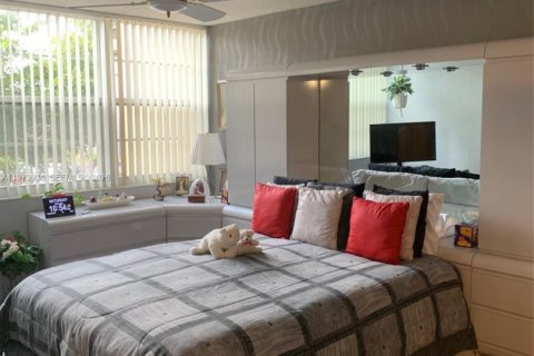 Copropriété à vendre à Pembroke Pines, Floride: 2 chambres № 2033599 - photo 17