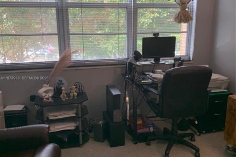 Copropriété à vendre à Pembroke Pines, Floride: 2 chambres № 2033599 - photo 27