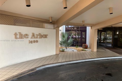 Condominio en Pembroke Pines, Florida, 2 dormitorios  № 2033599