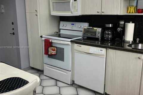 Copropriété à vendre à Pembroke Pines, Floride: 2 chambres № 2033599 - photo 16