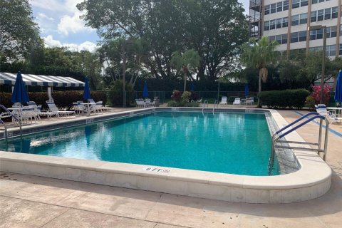 Copropriété à vendre à Pembroke Pines, Floride: 2 chambres № 2033599 - photo 2