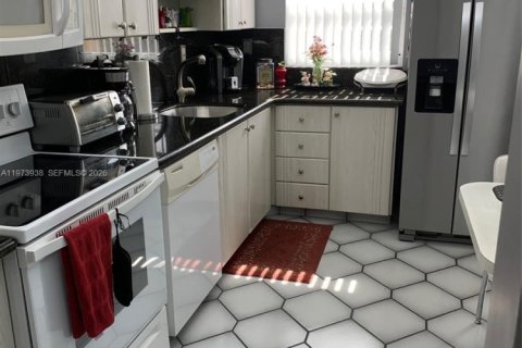 Copropriété à vendre à Pembroke Pines, Floride: 2 chambres № 2033599 - photo 14