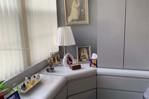 Copropriété à vendre à Pembroke Pines, Floride: 2 chambres № 2033599 - photo 19