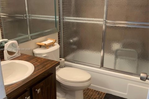 Copropriété à vendre à Pembroke Pines, Floride: 2 chambres № 2033599 - photo 25