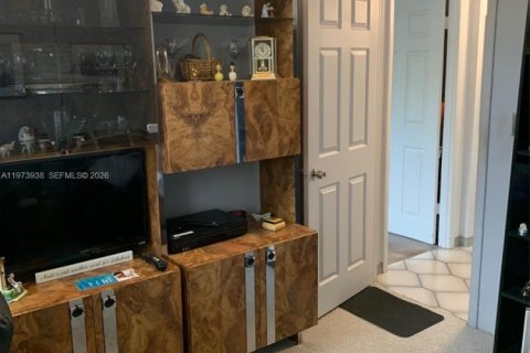 Copropriété à vendre à Pembroke Pines, Floride: 2 chambres № 2033599 - photo 28