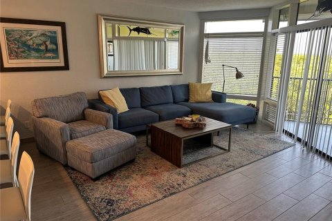 Снять в аренду кондоминиум в Нью-Смирна-Бич, Флорида 1 комната, 106.84м2, № 1751351 - фото 5