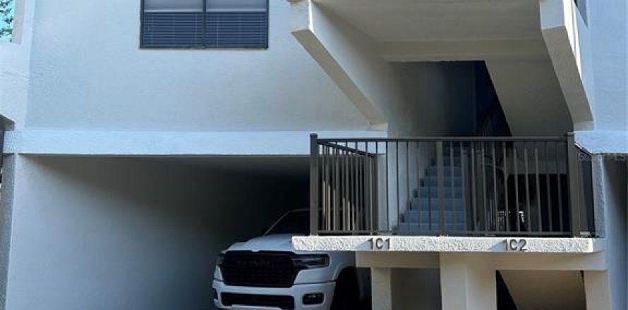 Condominio en New Smyrna Beach, Florida, 2 dormitorios № 1751351
