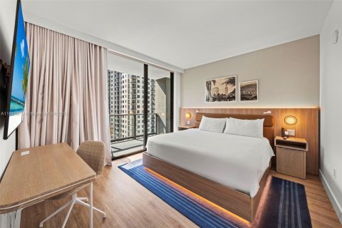 Condo in Miami, Florida, 2 bedrooms  № 2018423 - photo 2