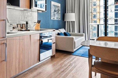 Condo in Miami, Florida, 2 bedrooms  № 2018423 - photo 22