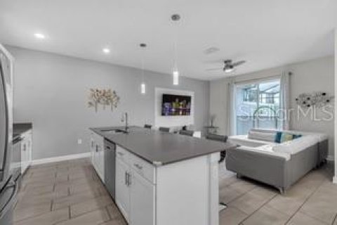 Adosado en venta en Kissimmee, Florida, 4 dormitorios, 177.81 m2 № 1884189 - foto 7