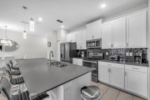 Adosado en venta en Kissimmee, Florida, 4 dormitorios, 177.81 m2 № 1884189 - foto 5