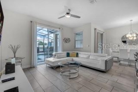 Adosado en venta en Kissimmee, Florida, 4 dormitorios, 177.81 m2 № 1884189 - foto 2