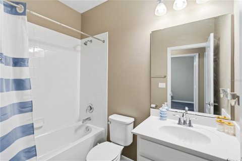 Townhouse in Orlando, Florida 3 bedrooms, 160.44 sq.m. № 2200447 - photo 23