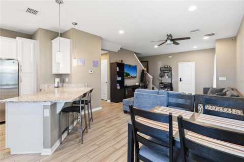 Townhouse in Orlando, Florida 3 bedrooms, 160.44 sq.m. № 2200447 - photo 10