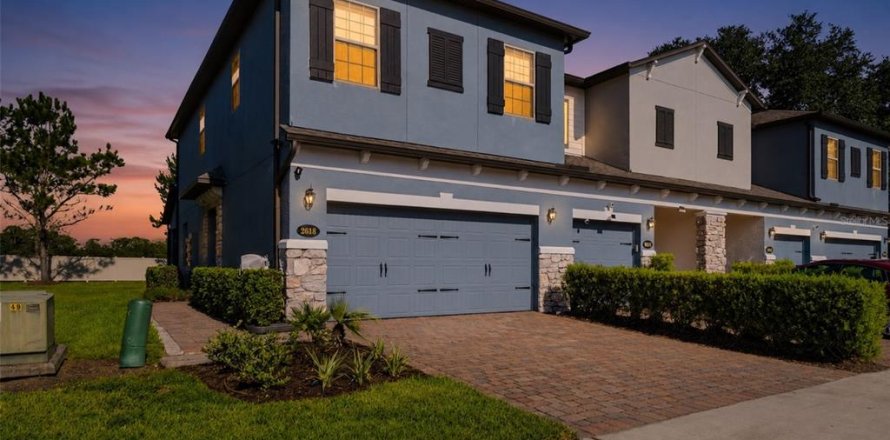 Townhouse in Orlando, Florida 3 bedrooms, 160.44 sq.m. № 2200447