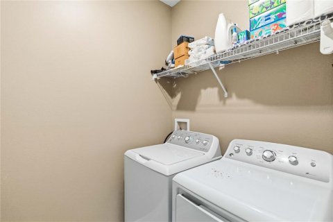 Townhouse in Orlando, Florida 3 bedrooms, 160.44 sq.m. № 2200447 - photo 24