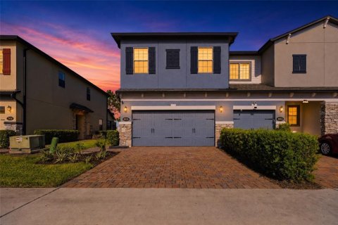 Townhouse in Orlando, Florida 3 bedrooms, 160.44 sq.m. № 2200447 - photo 2