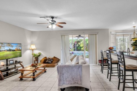 House in Weston, Florida 5 bedrooms, 259.48 sq.m. № 1784178 - photo 16