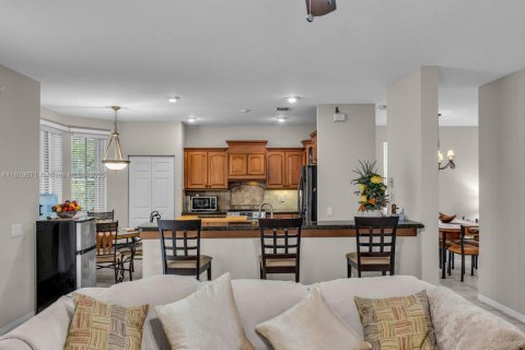 House in Weston, Florida 5 bedrooms, 259.48 sq.m. № 1784178 - photo 20