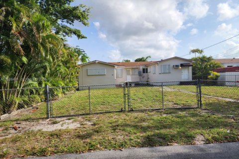 Casa en venta en Hollywood, Florida, 4 dormitorios, 149.85 m2 № 1997795 - foto 6