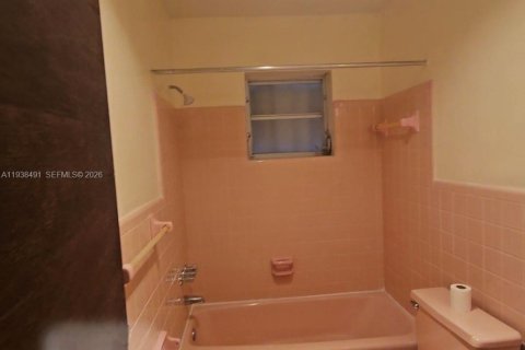 Casa en venta en Hollywood, Florida, 4 dormitorios, 149.85 m2 № 1997795 - foto 10
