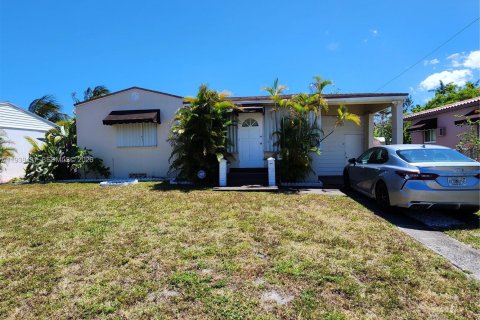 Villa ou maison à Hollywood, Floride 4 chambres, 149.85 m2 № 1997795