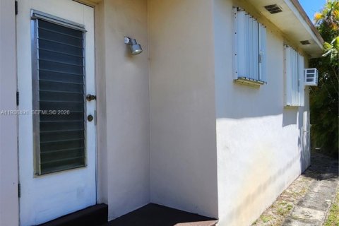 Casa en venta en Hollywood, Florida, 4 dormitorios, 149.85 m2 № 1997795 - foto 12