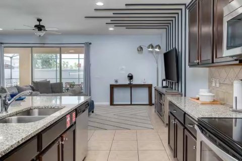 Villa ou maison à vendre à Kissimmee, Floride: 9 chambres, 407.93 m2 № 2351593 - photo 11