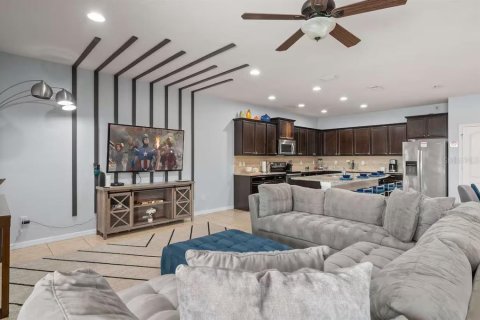 Villa ou maison à vendre à Kissimmee, Floride: 9 chambres, 407.93 m2 № 2351593 - photo 4