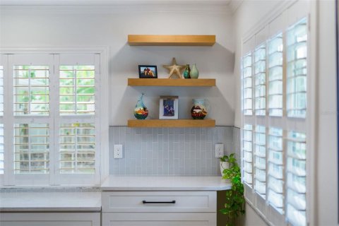 Casa en venta en Tampa, Florida, 5 dormitorios, 283.35 m2 № 2223344 - foto 15