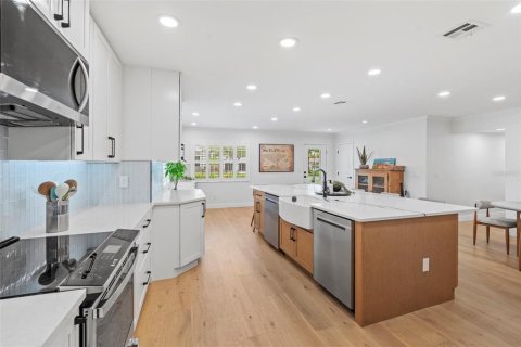 Casa en venta en Tampa, Florida, 5 dormitorios, 283.35 m2 № 2223344 - foto 17