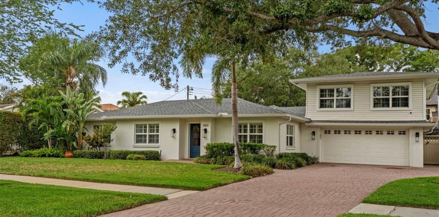 Casa en Tampa, Florida 5 dormitorios, 283.35 m2 № 2223344