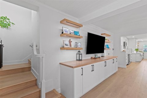 Casa en venta en Tampa, Florida, 5 dormitorios, 283.35 m2 № 2223344 - foto 26