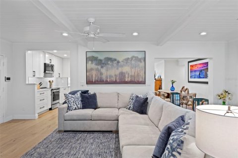 Casa en venta en Tampa, Florida, 5 dormitorios, 283.35 m2 № 2223344 - foto 20