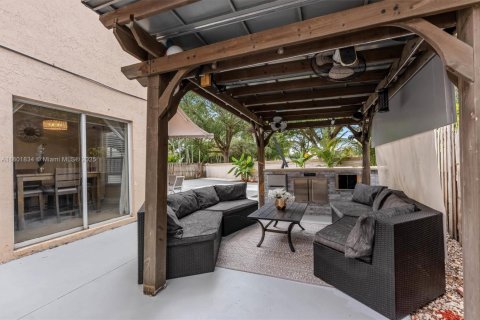 House in Margate, Florida 3 bedrooms, 139.35 sq.m. № 1689437 - photo 19
