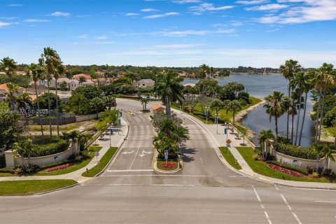 House in Margate, Florida 3 bedrooms, 139.35 sq.m. № 1689437 - photo 30