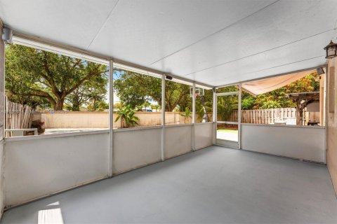 House in Margate, Florida 3 bedrooms, 139.35 sq.m. № 1689437 - photo 13