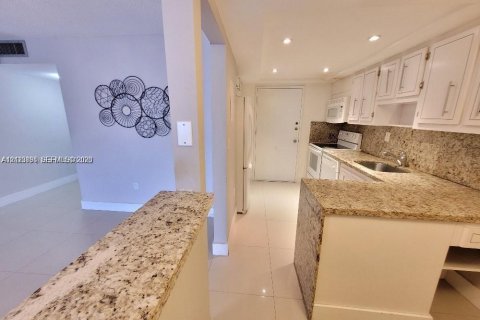 Copropriété à louer à Aventura, Floride: 2 chambres, 116.22 m2 № 2435410 - photo 3